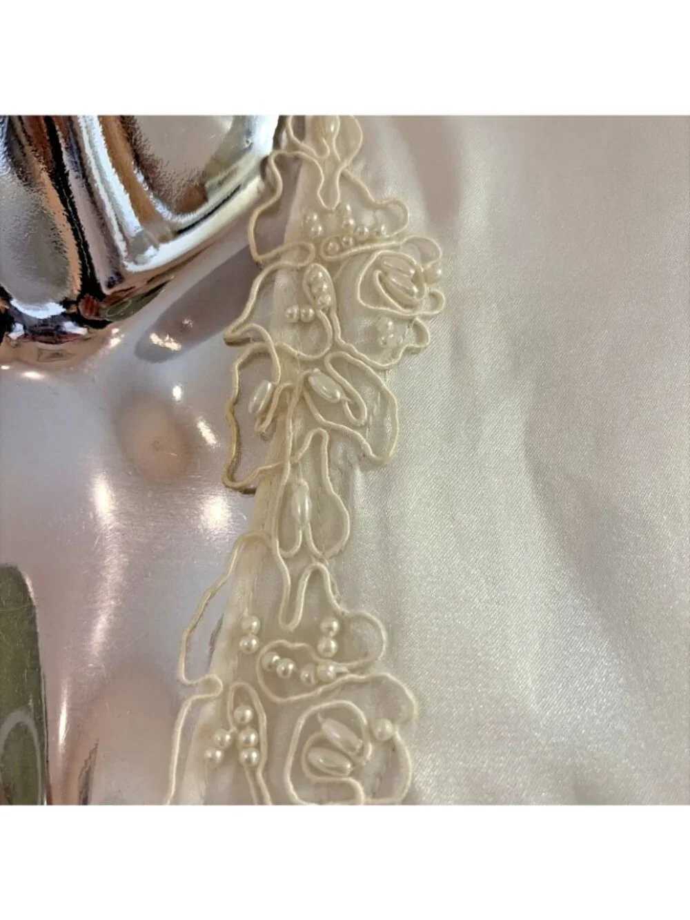 VTG California Miss White Satin Robe Sz M Beaded Lace Bridal Lingerie Honeymoon